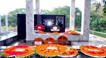 বঙ্গবন্ধুর প্রতিকৃতিতে প্রধানমন্ত্রীর শ্রদ্ধা